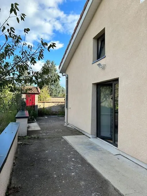 Apartment Charmante Maison Renovee Centre-Ville Balbigny